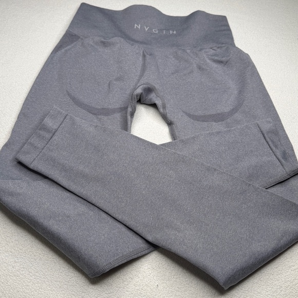 NVGTN Grey Mid Rise Contour Seamless Leggings - Picture 10 of 13